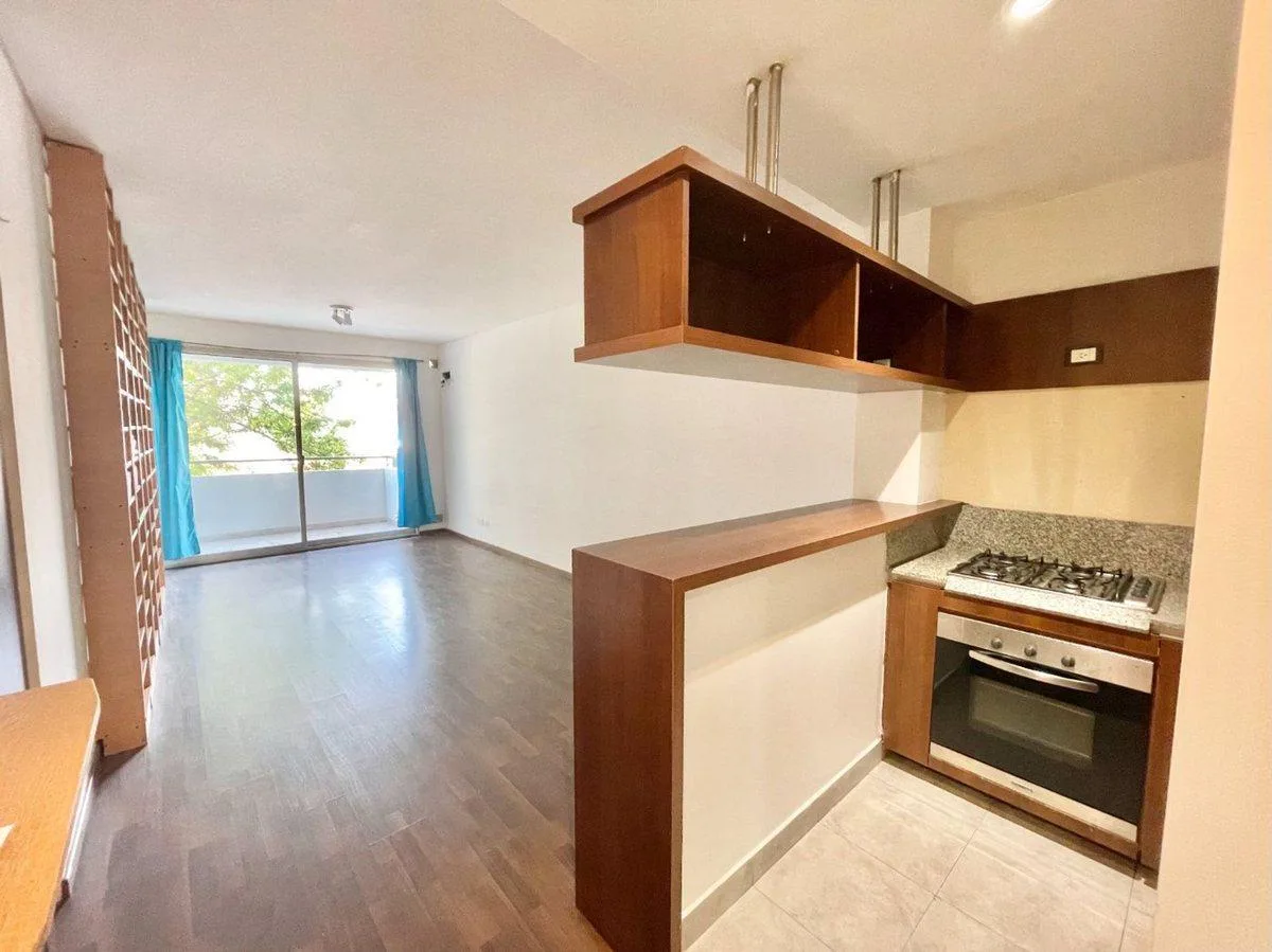 Monoambiente en alquiler con balcón en Belgrano
