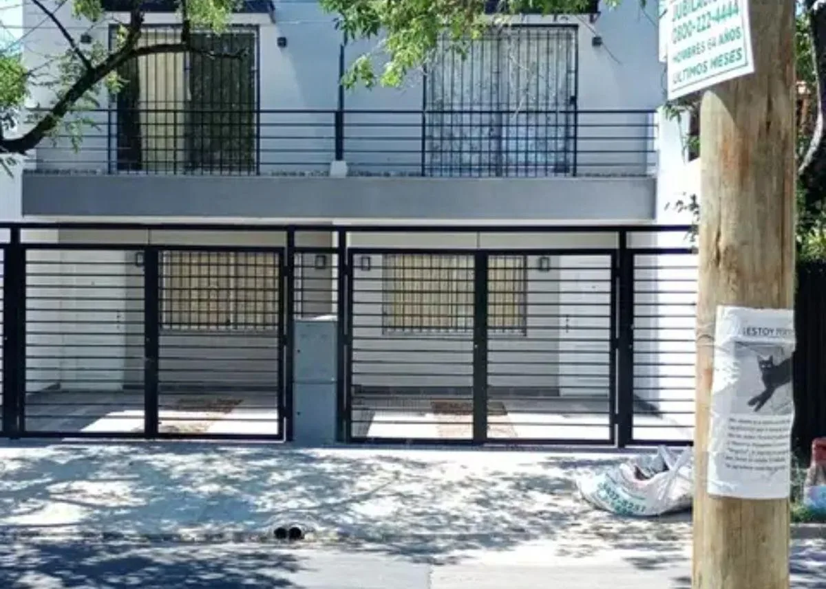 PH de 3 ambientes al frente en Castelar