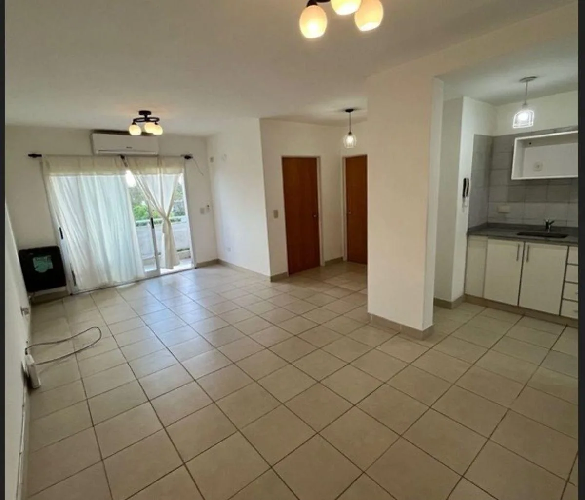 Three-room apartment street-facing in Lomas de Zamora