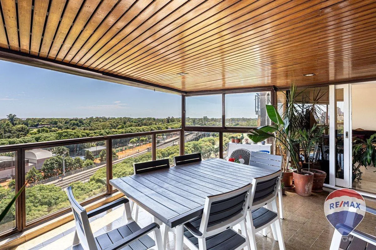 Аренда апартамента с 4 спальнями и паркингом в Palermo