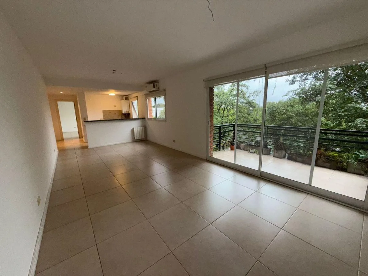 Квартира с 1 спальней и парковочным местом в Beccar Plaza 2