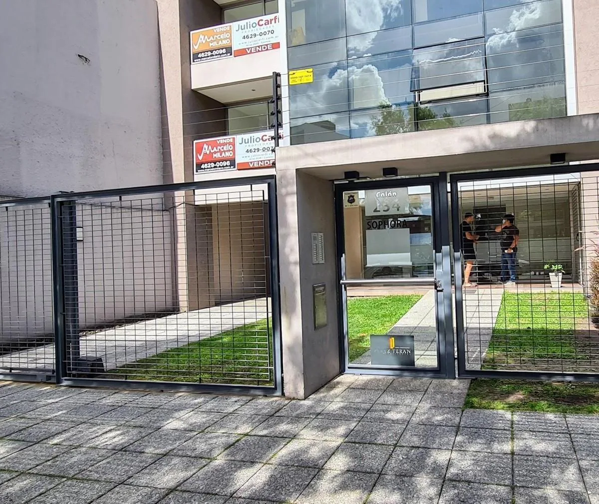 Front-facing studio apartment in Morón, apt for professional use