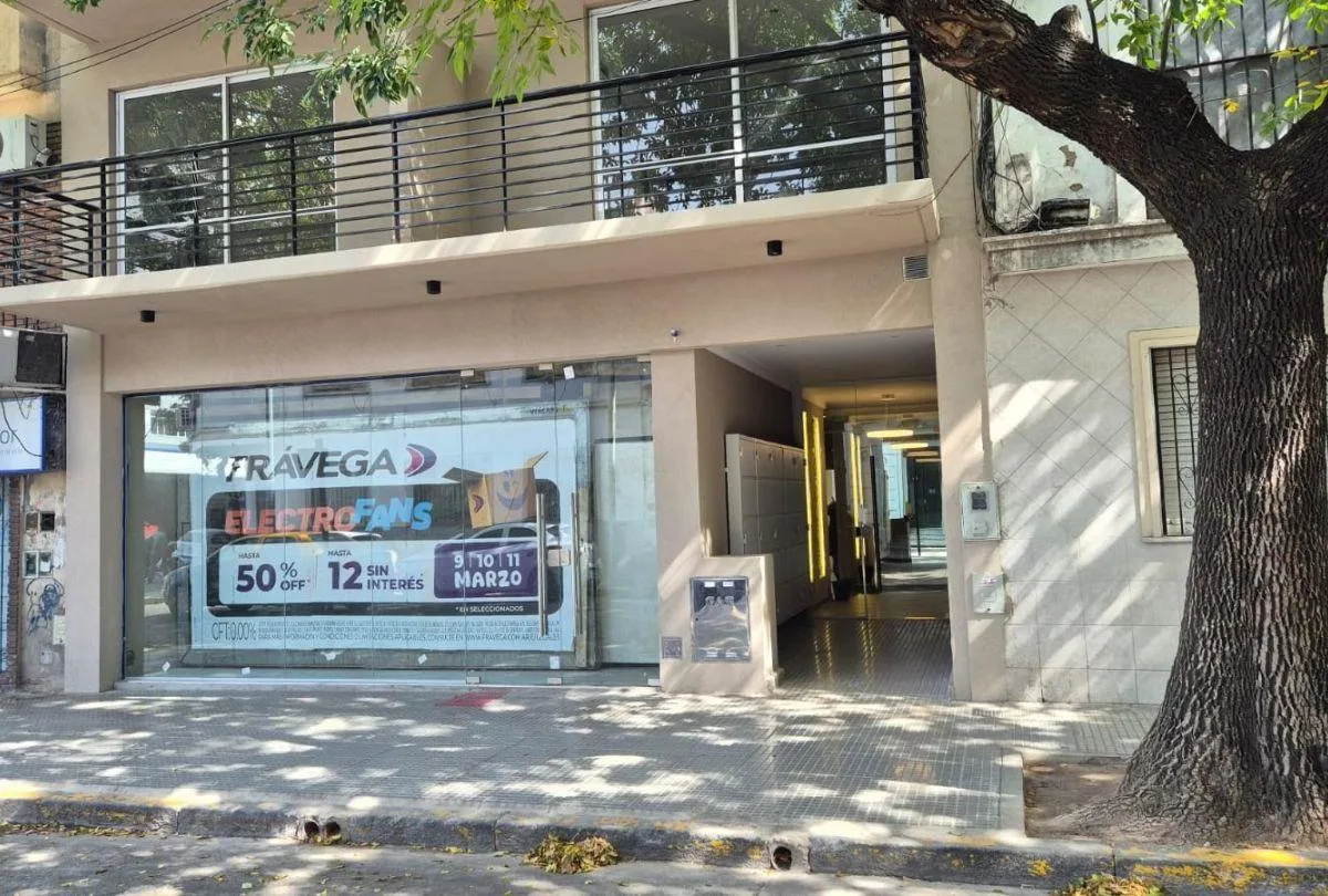 Студия с балконом в Flores