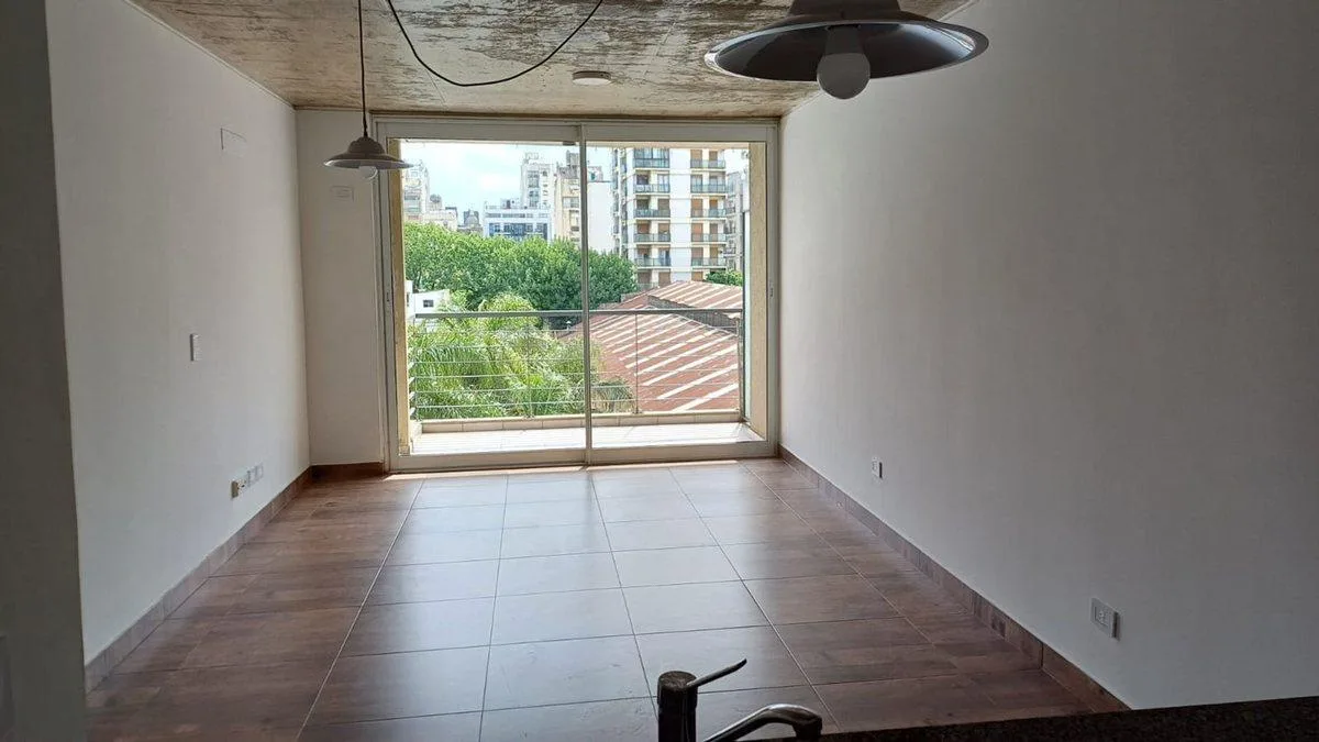 Studio apartment with enclosed terrace balcony in San Telmo