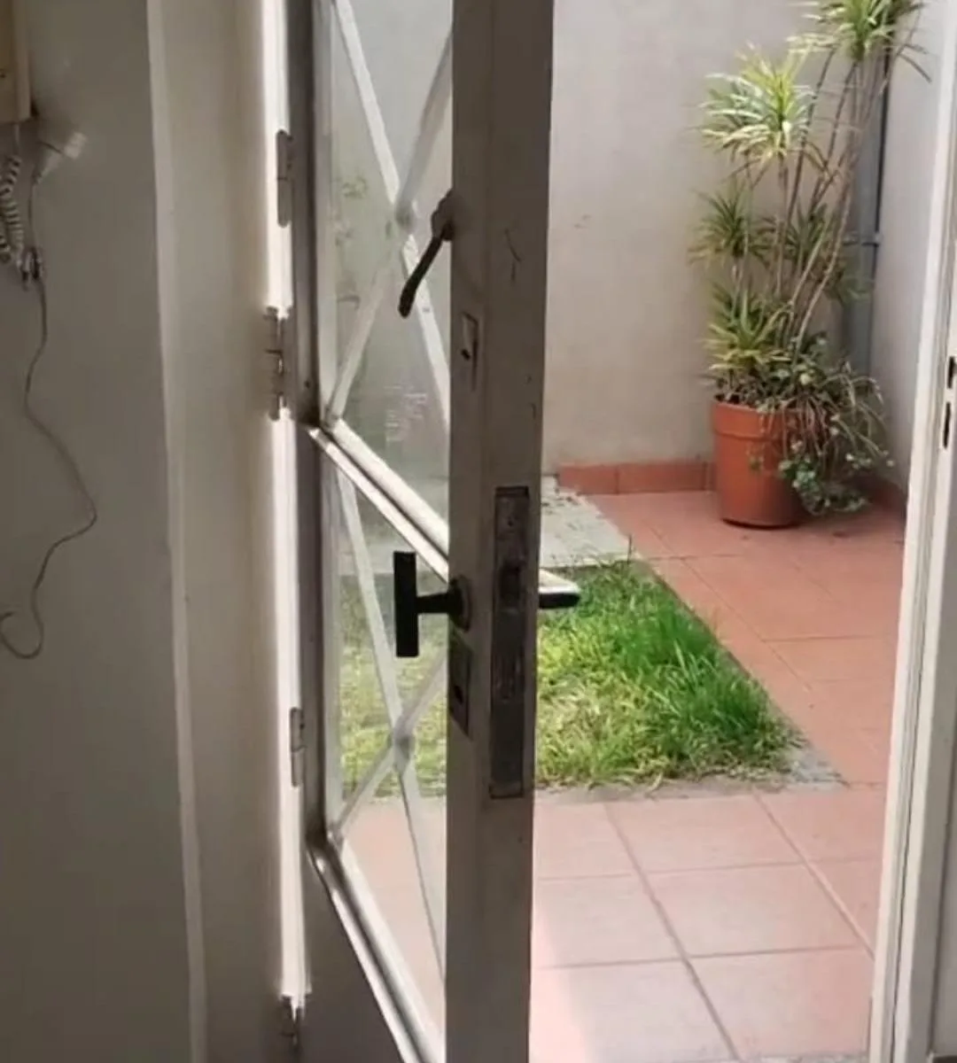 Departamento con jardín en La Plata