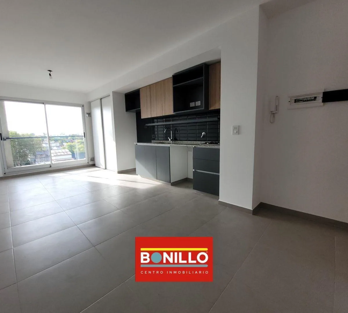 Monoambiente con balcón al contrafrente en Villa Pueyrredón