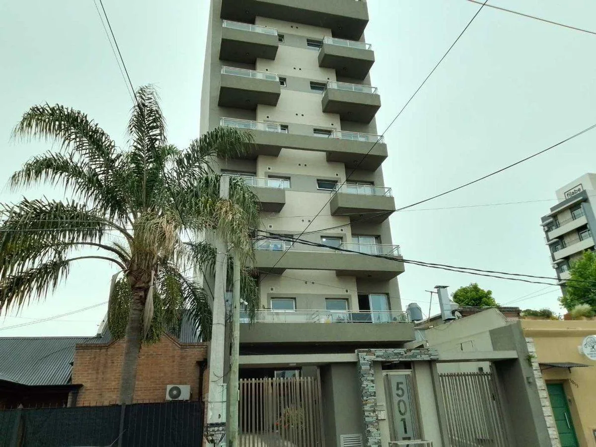 Depto 2 Amb Alquiler Berazategui Balcón y Cochera