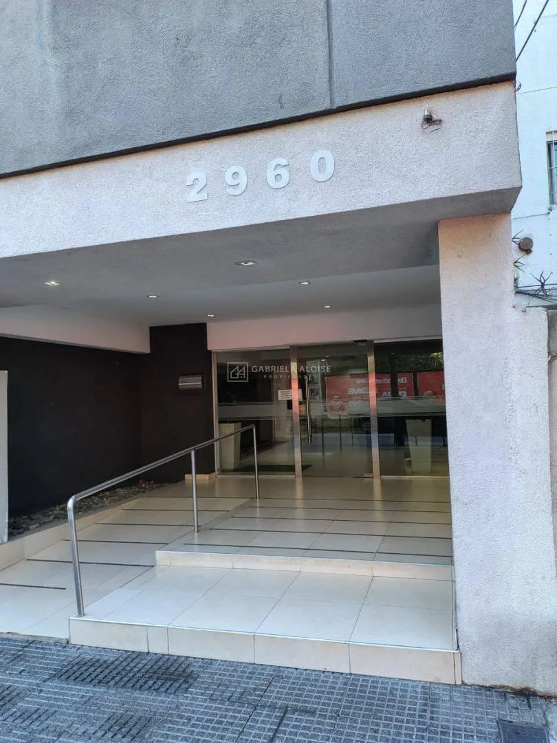 Monoambiente al frente en Caseros