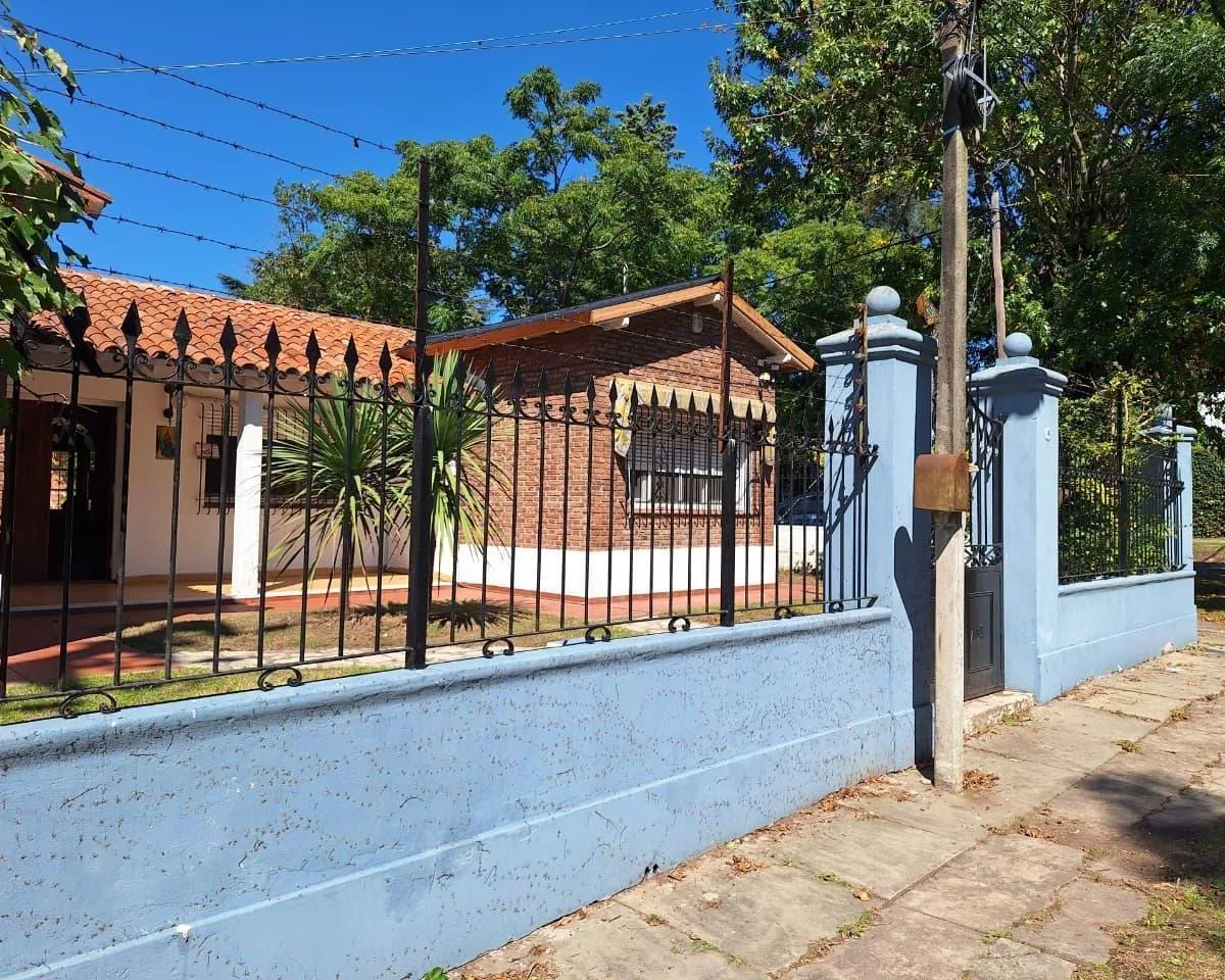 Casa para aluguel em City Bell com 4 quartos