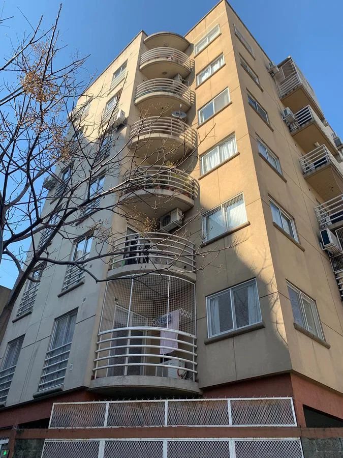 Departamento de 2 ambientes con cochera en Monserrat