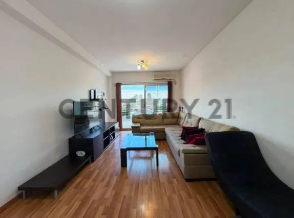 Departamento de 3 ambientes en Flores con balcón terraza