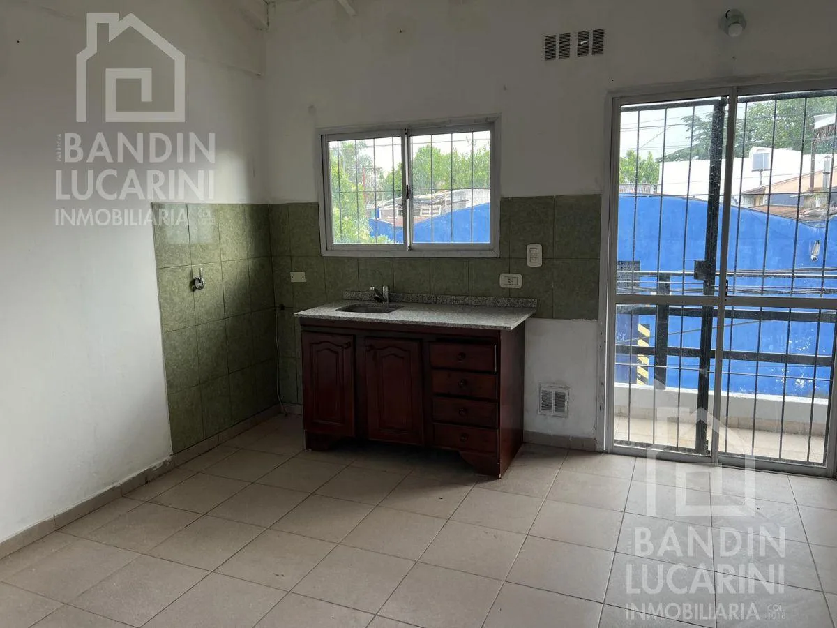 Departamento en Berazategui en Alquiler 2 Amb en Primer Piso