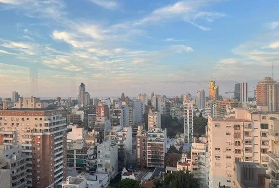 Four-bedroom apartment in Saavedra with furnished amenities