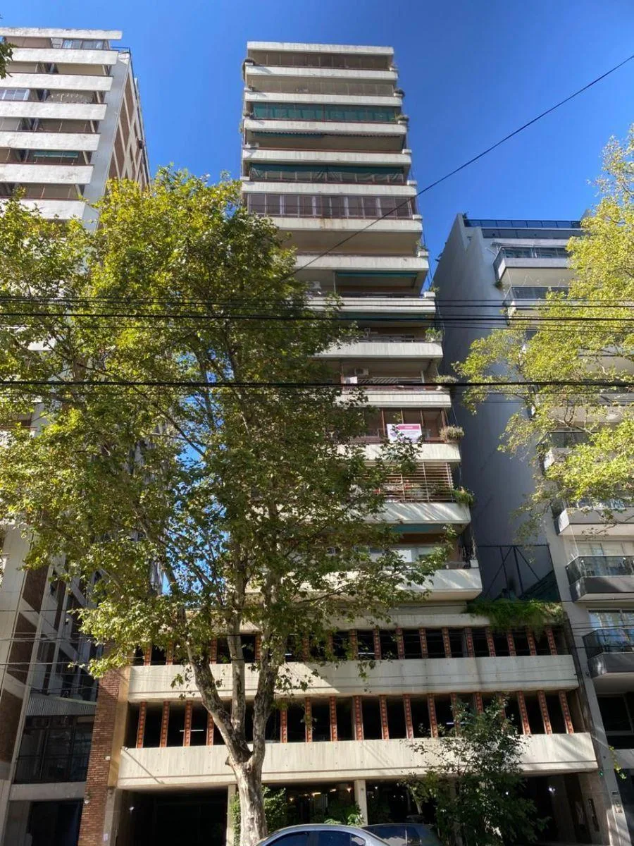 Departamento de 3 ambientes con cochera en Villa del Parque