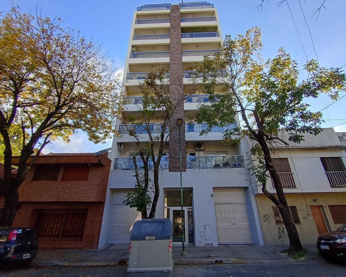 Apartamento de um dormitório no contra-frente em La Plata