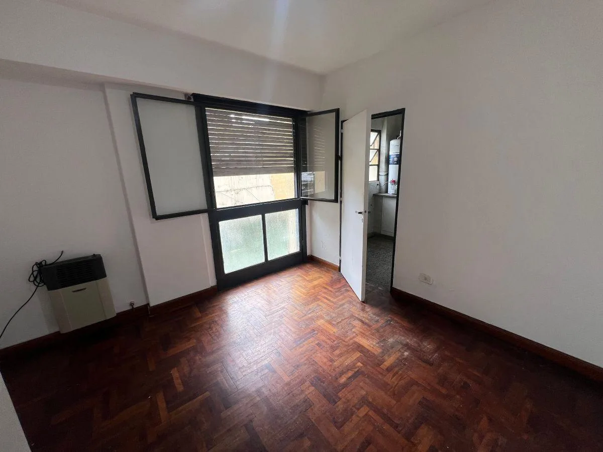 Apartamento de 1 dormitório de fundos em La Plata