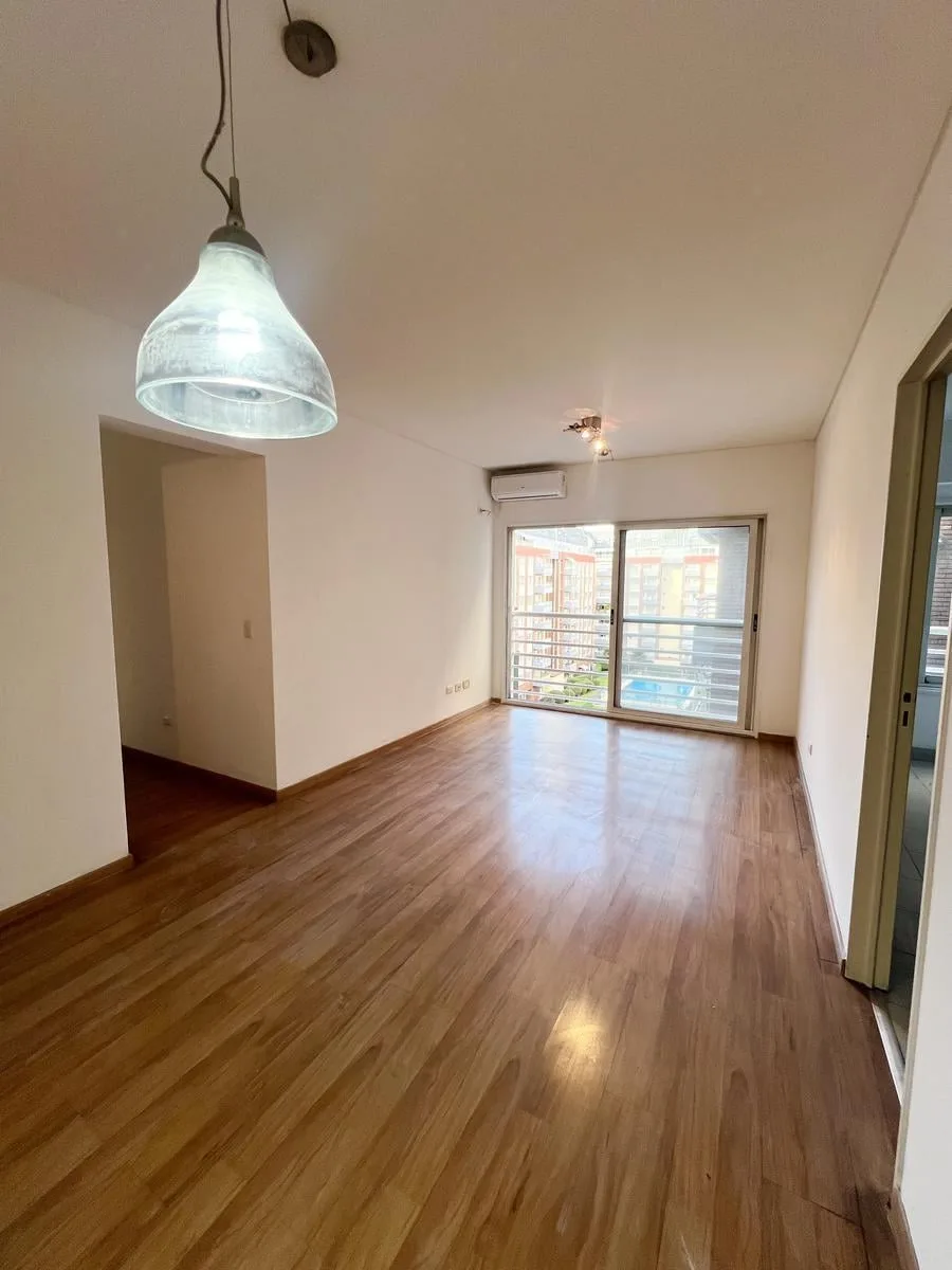 Apartamento de três ambientes com vaga de garagem em Puerto Madero