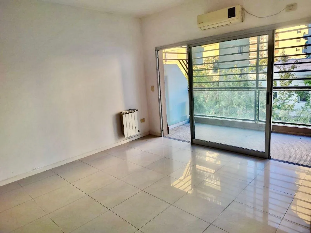 Departamento de 3 ambientes con 2 dormitorios en Quilmes Centro