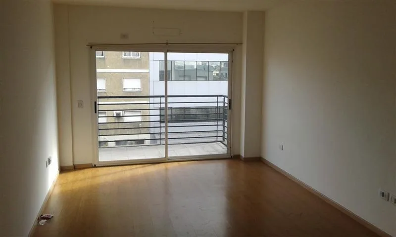 Kitnet de um ambiente na frente em Constitución