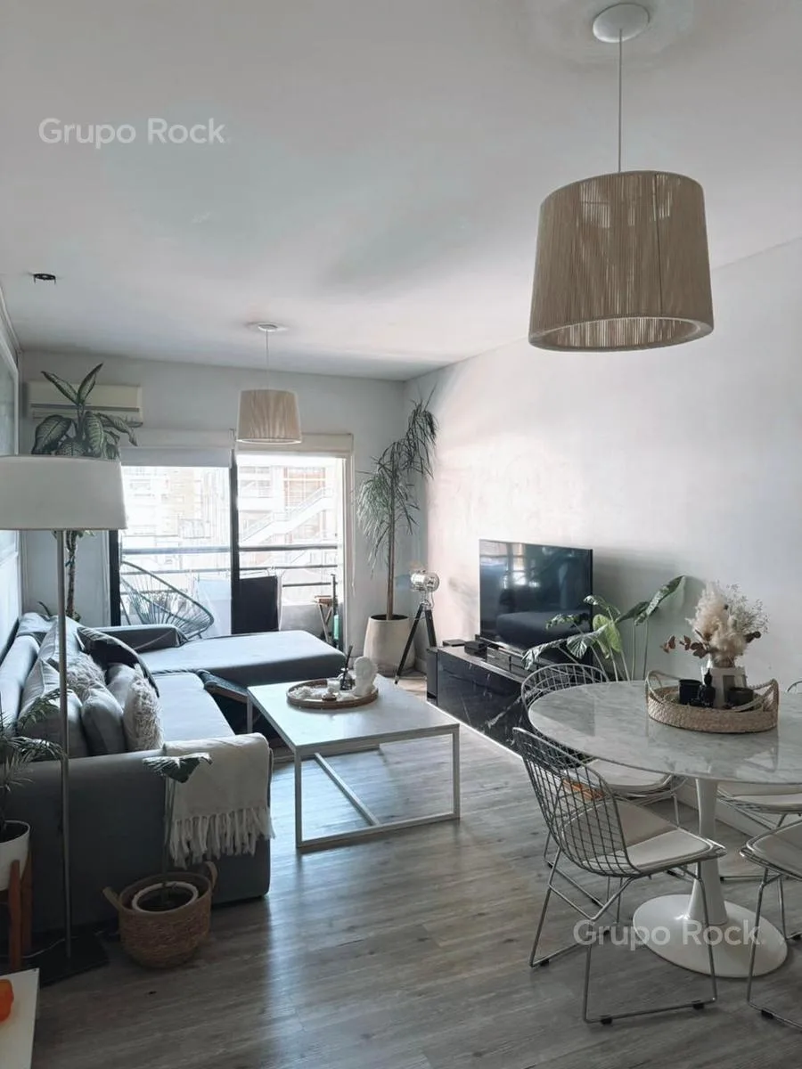 Four-room apartment with 24-hour security in Núñez