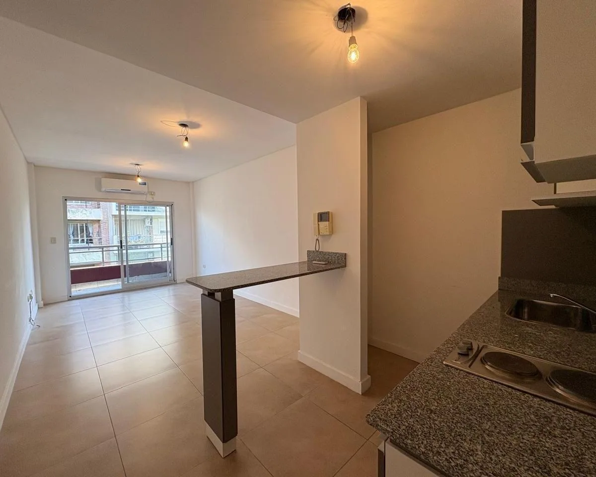 Monoambiente con balcón en Belgrano