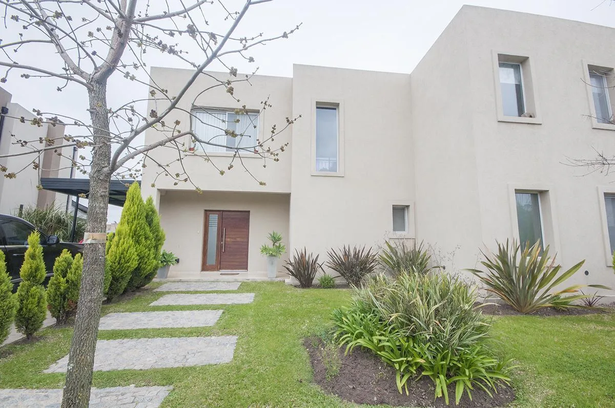 Four-bedroom house in San Gabriel, Tigre