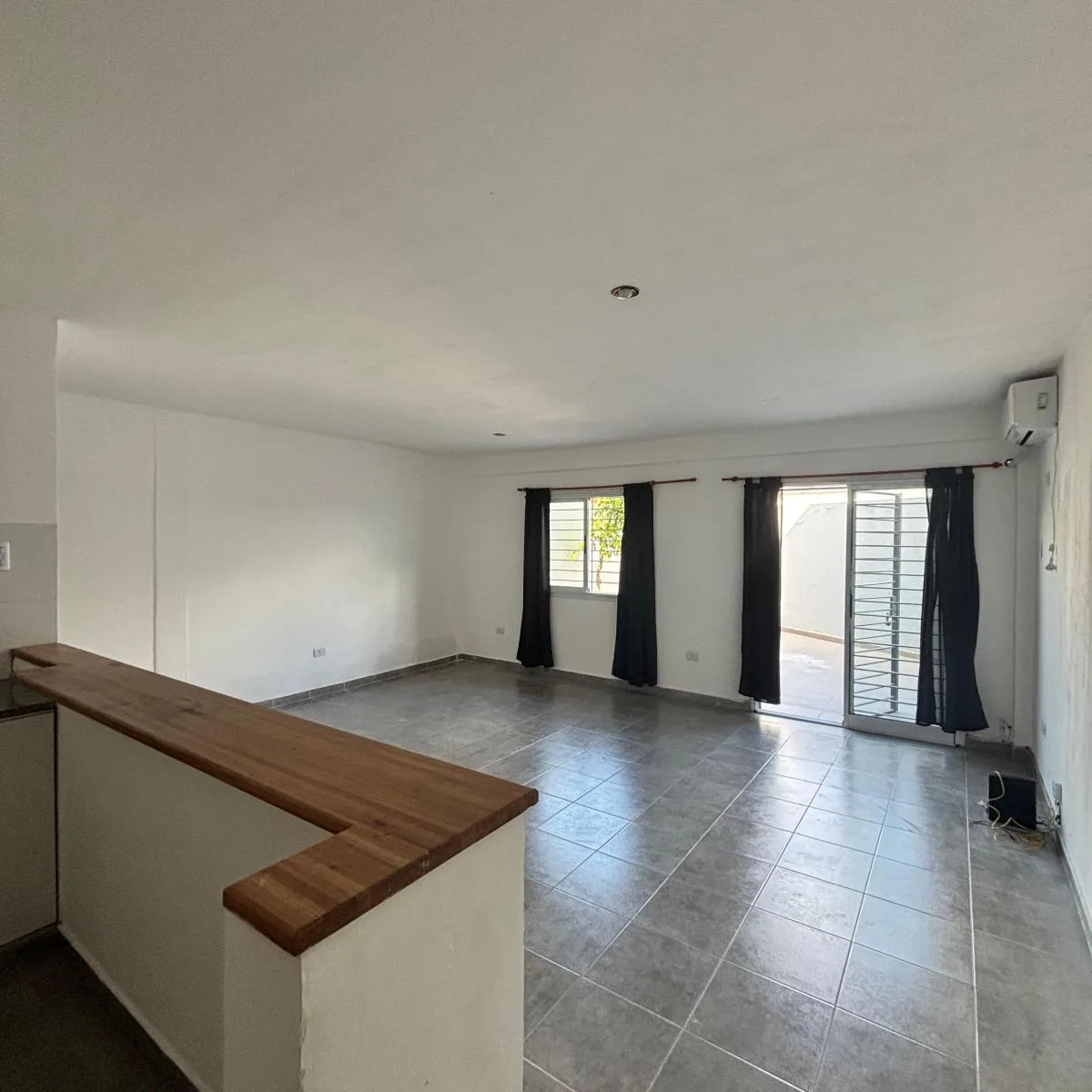 Studio apartment with large patio in La Plata