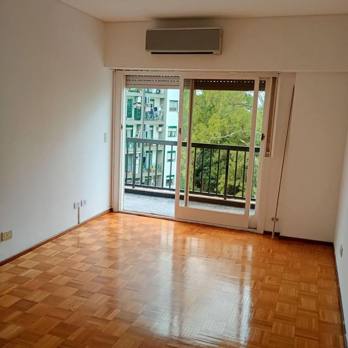 3-room unit with balcony