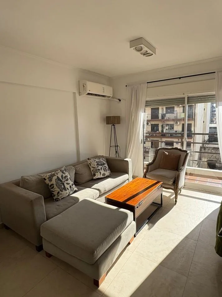 Apartamento de 2 ambientes mobiliado em Saavedra