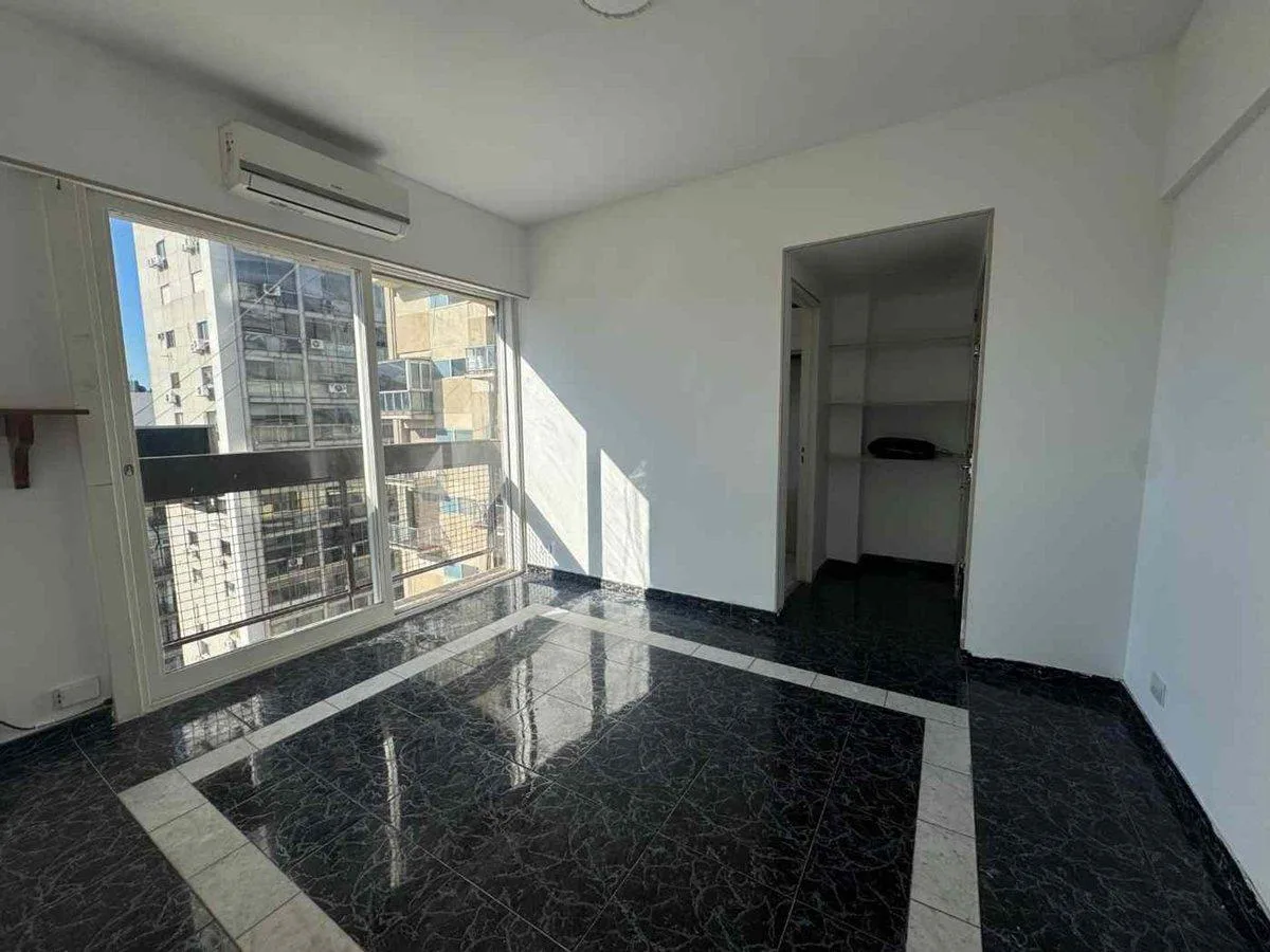 Apartamento de dois ambientes em Retiro com varanda e vista aberta
