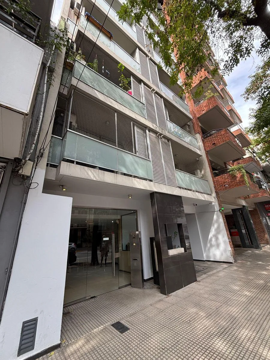 Monoambiente divisible en Villa Urquiza con balcón