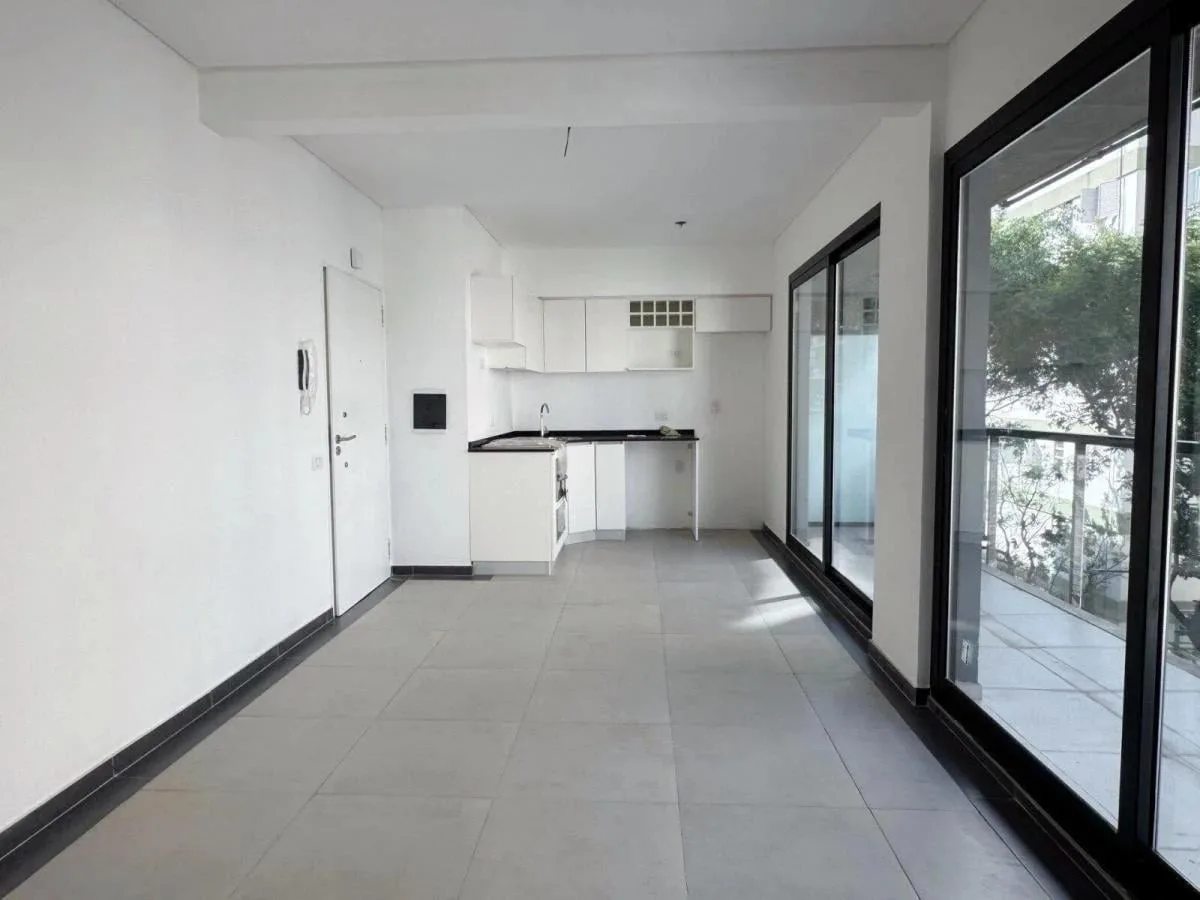 Двухкомнатная квартира с новой отделкой в Núñez