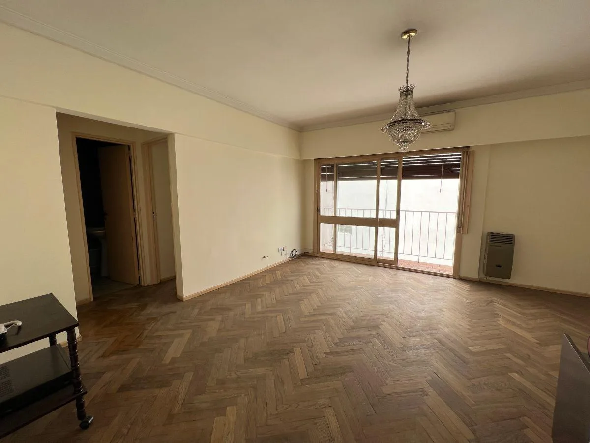 Departamento de 2 ambientes con balcón en Almagro