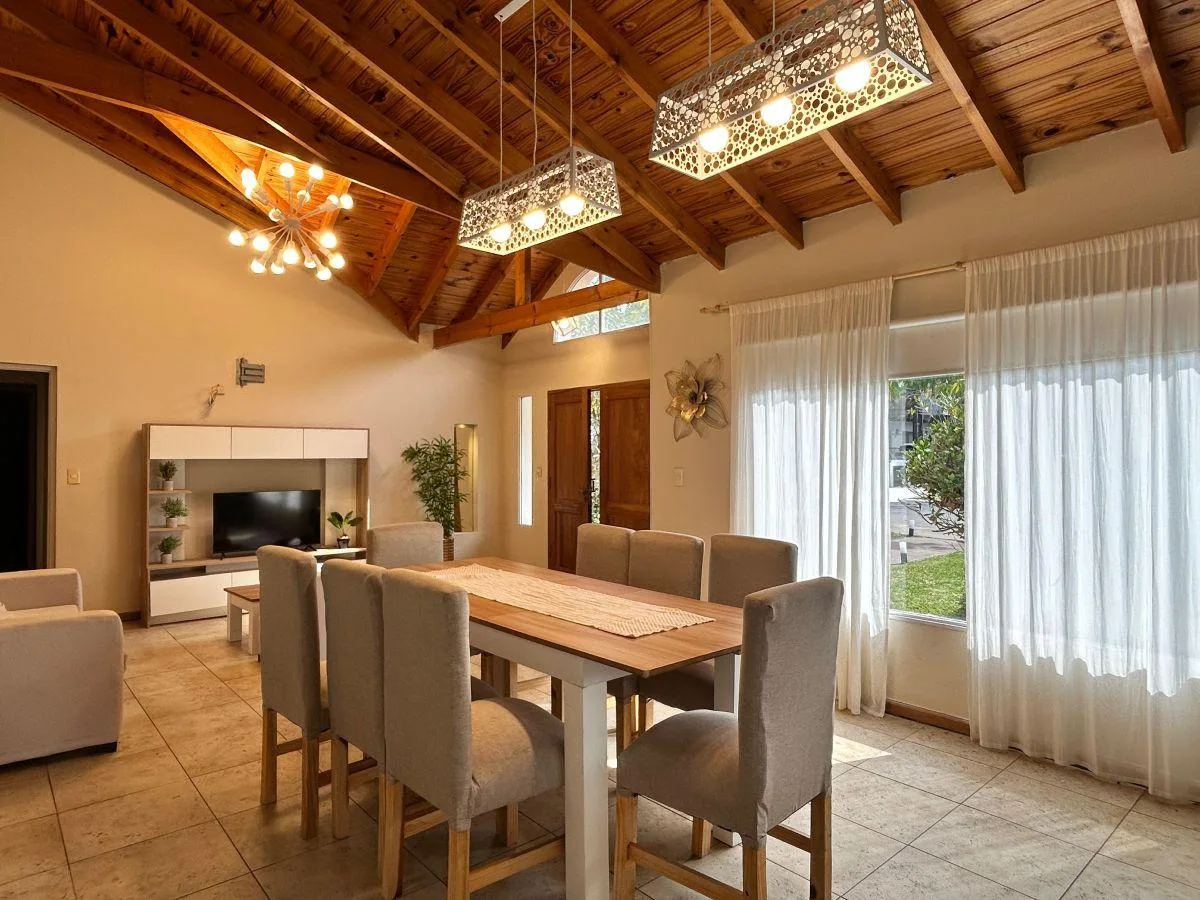 Furnished five-bedroom house in Esteban Echeverría, Brickland closed neighbourhood