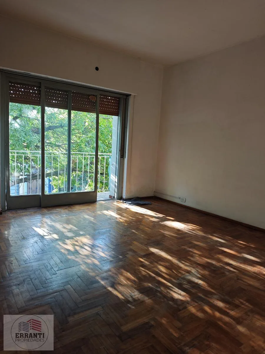 Departamento de 2 ambientes con balcón en Floresta