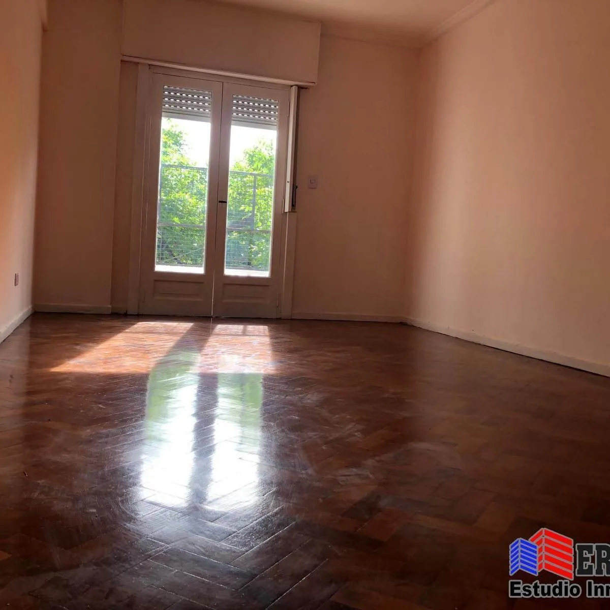 Departamento de 3 ambientes con balcón en Floresta