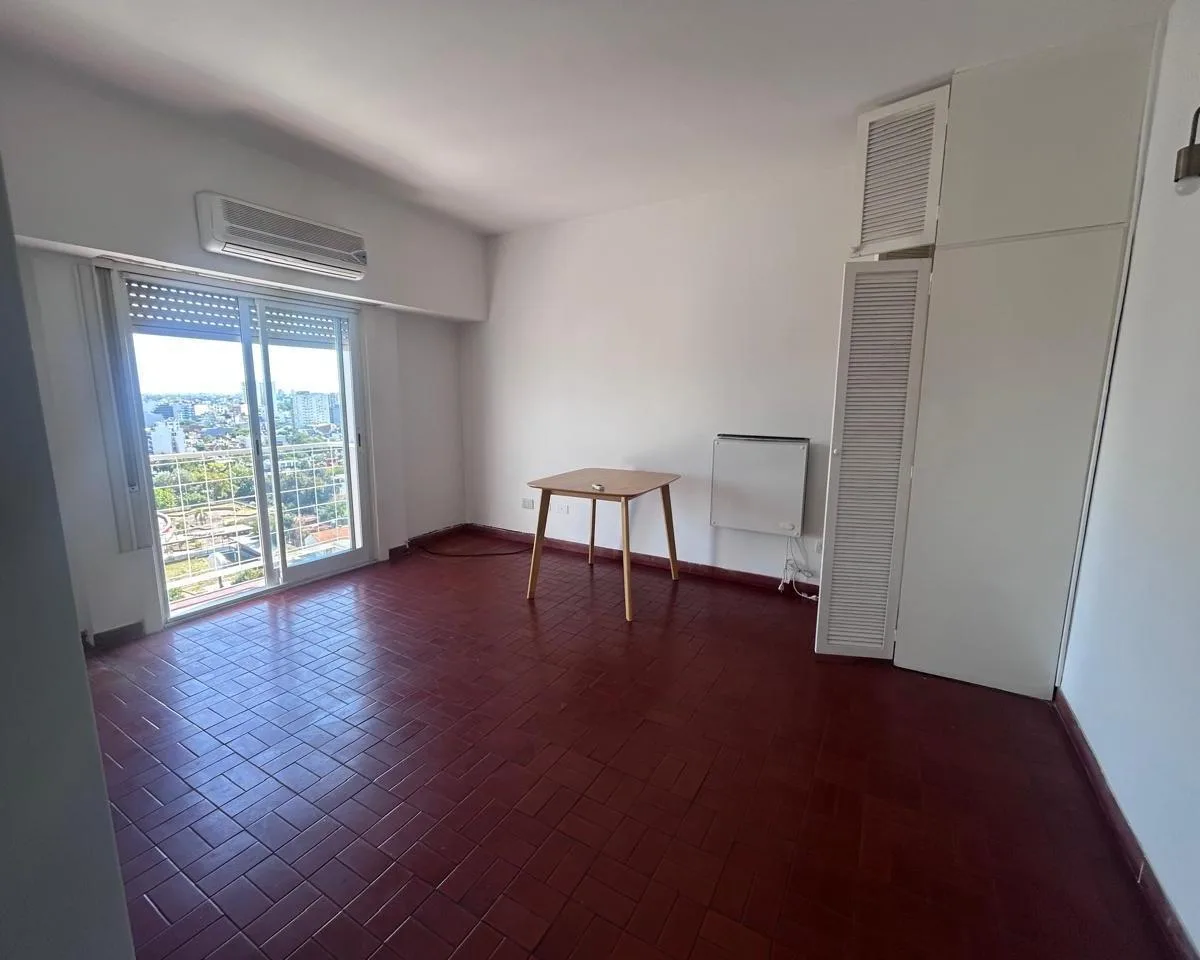 Квартира-студия на верхнем этаже с балконом в Coghlan