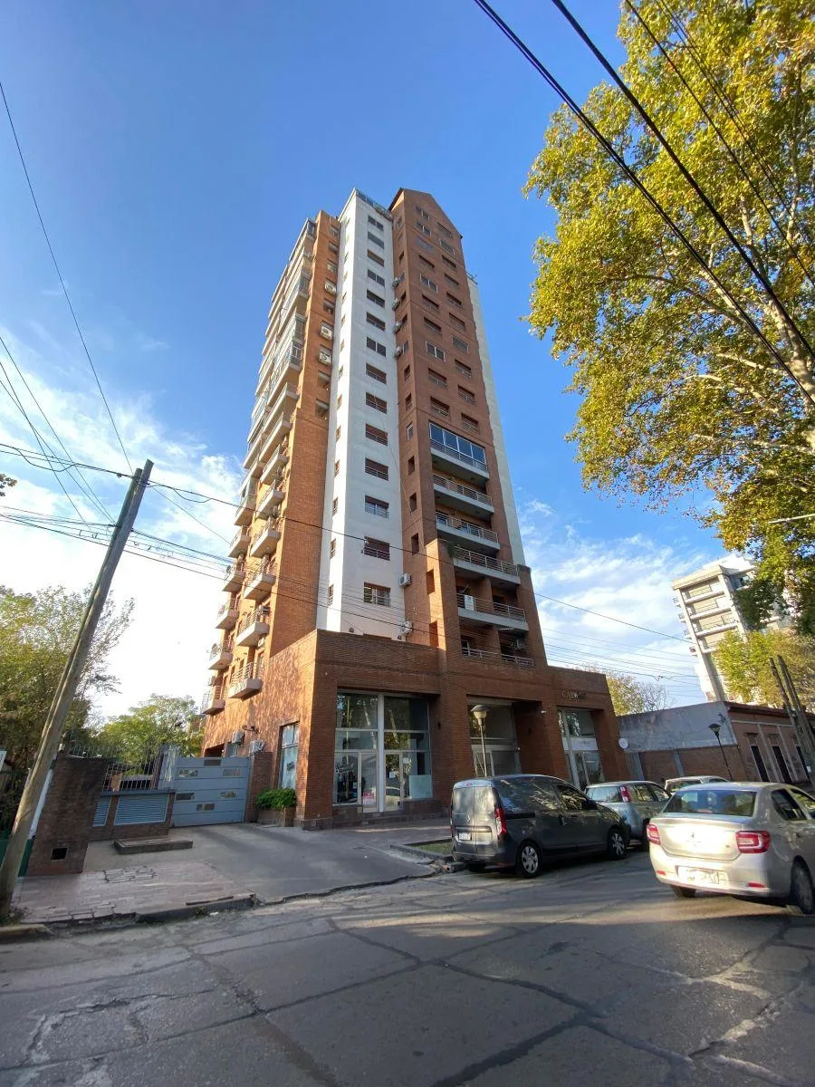 Kitnet com varanda de frente em Florencio Varela Centro