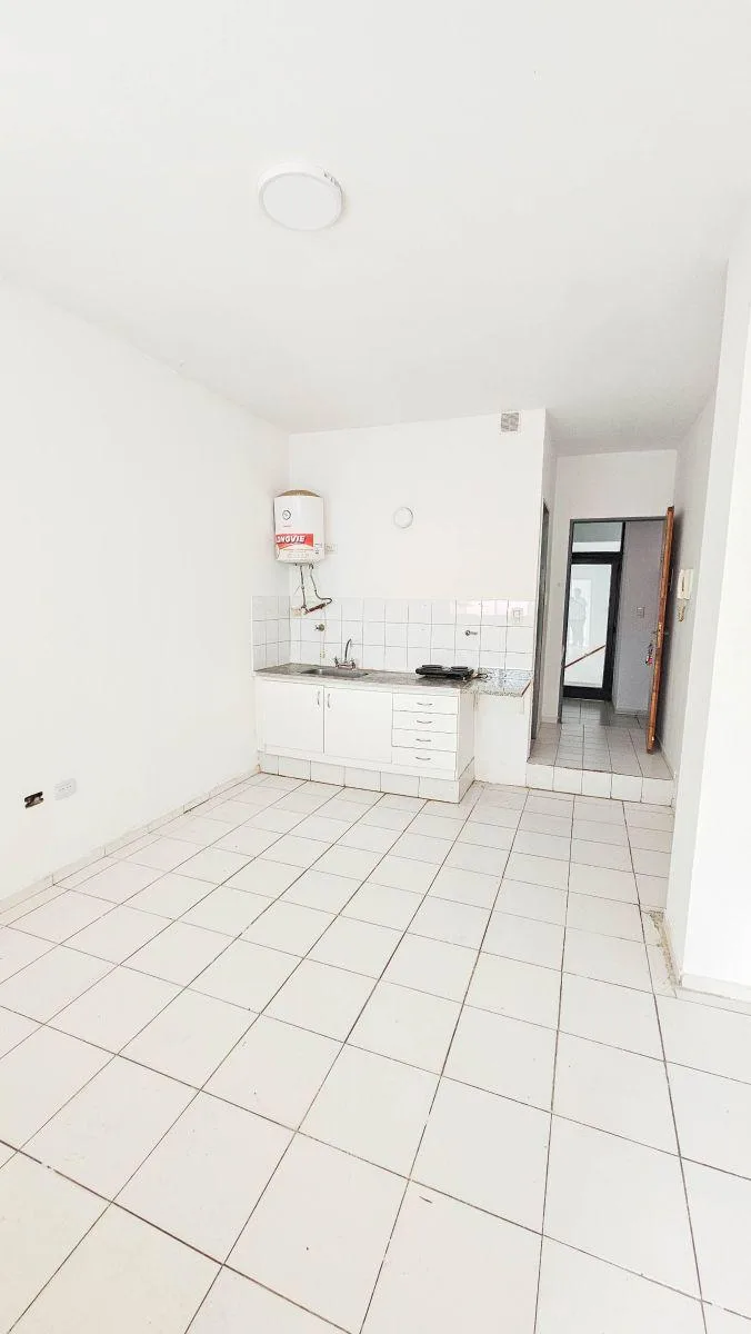 One-bedroom apartment near Calle 12 in La Plata