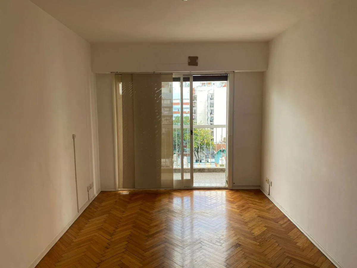 Departamento de 3 ambientes con balcón en Villa Urquiza