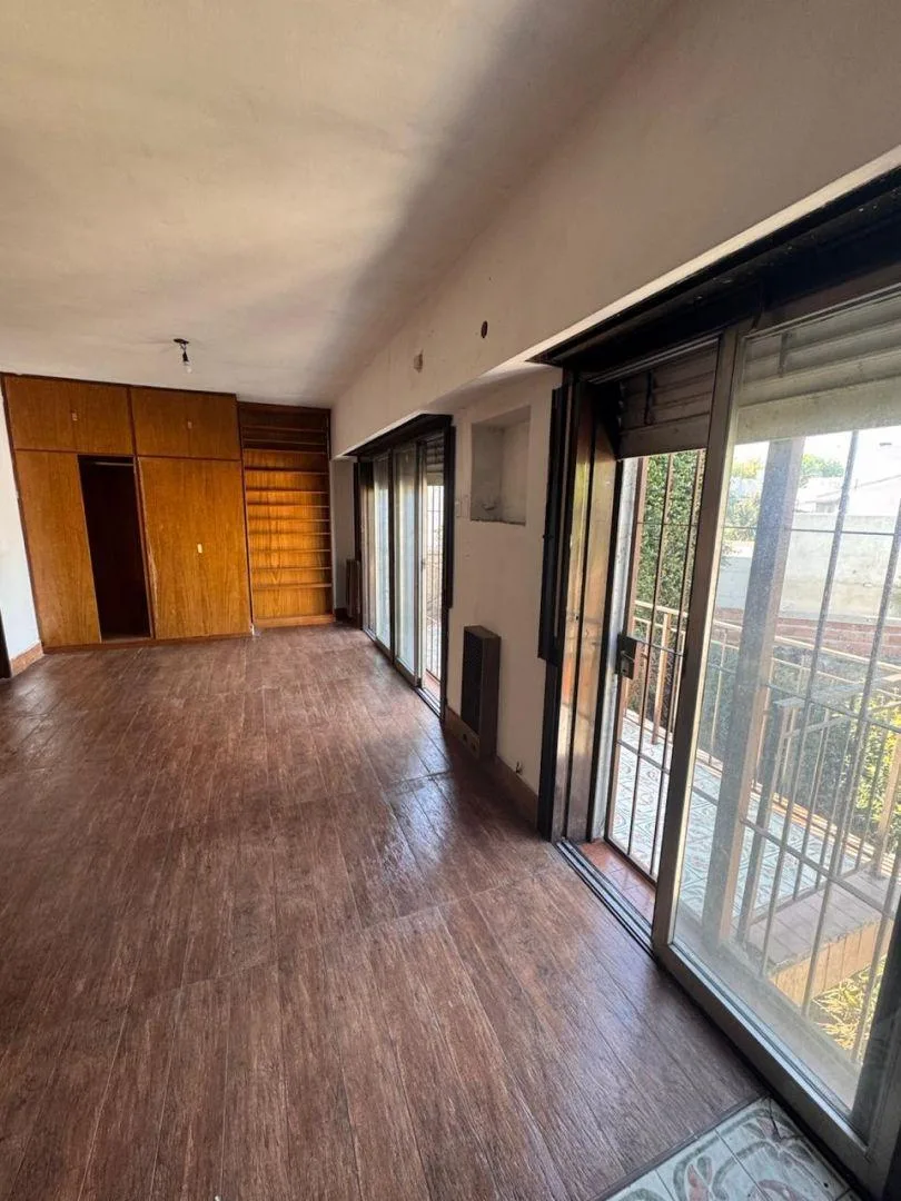 Casa de 2 ambientes com entrada independente em Liniers