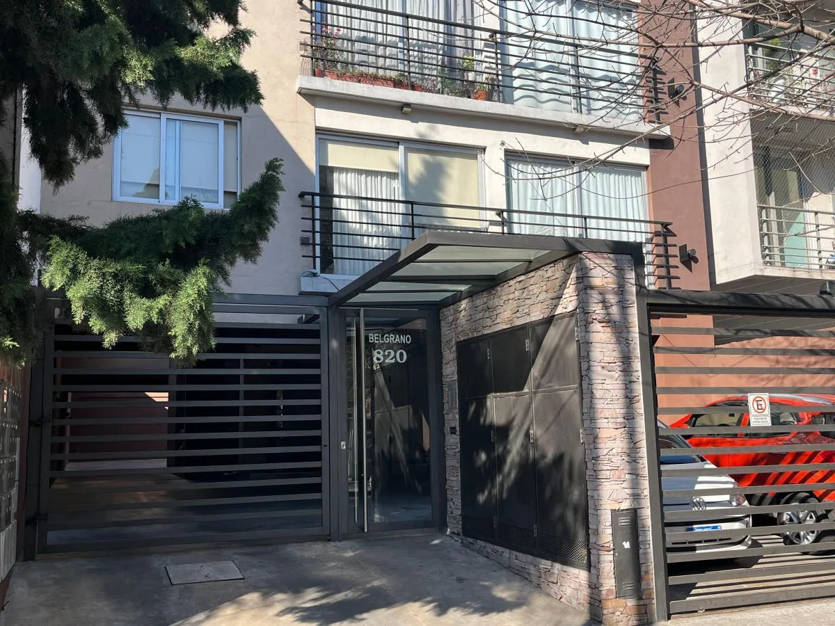 Apartamento de 2 ambientes com 1 quarto em Morón