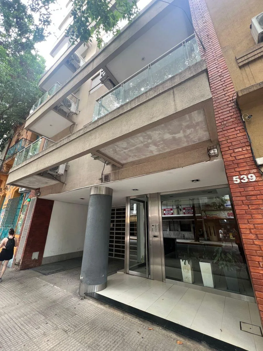 Monoambiente con balcón en Villa Crespo