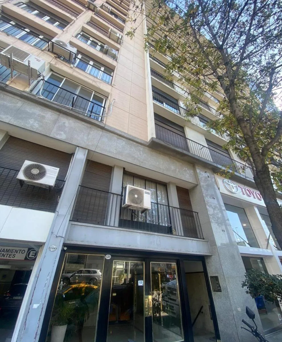 Departamento de 2 dormitorios con dependencia en Retiro