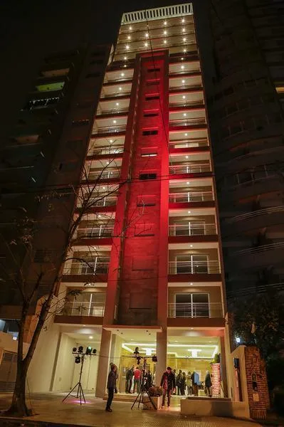 Brand-new two-room apartment with (assigned) parking space in Banfield Este