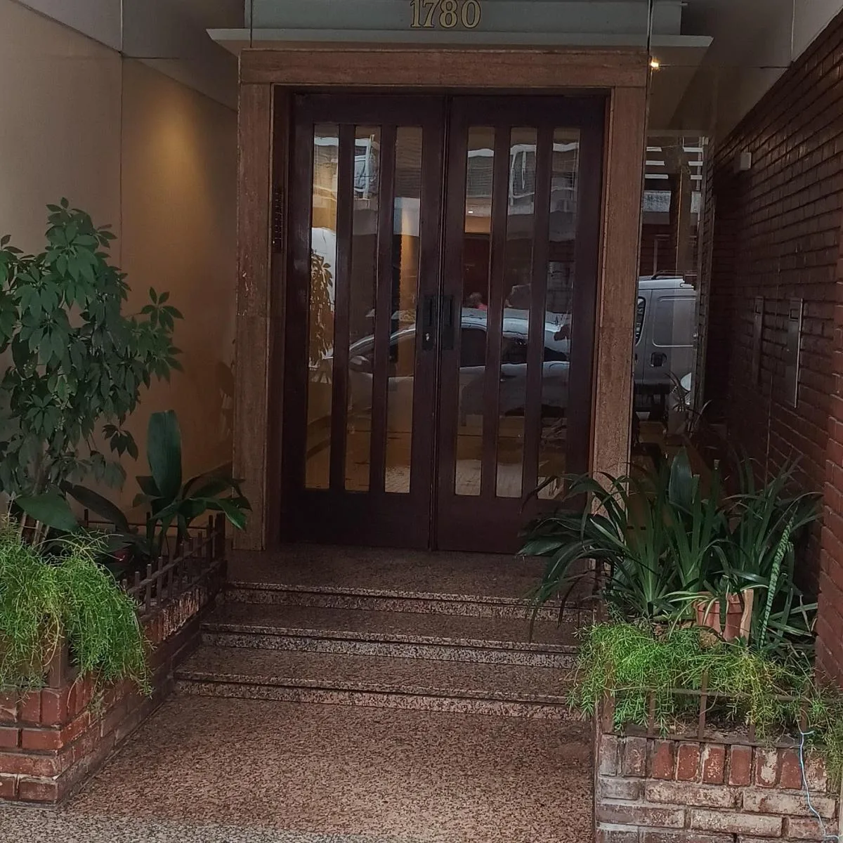 Three-bedroom apartment with balcony in Colegiales