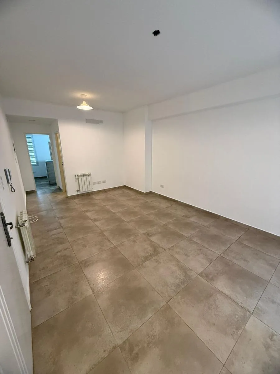 Departamento de 2 ambientes con 1 dormitorio en Banfield Oeste