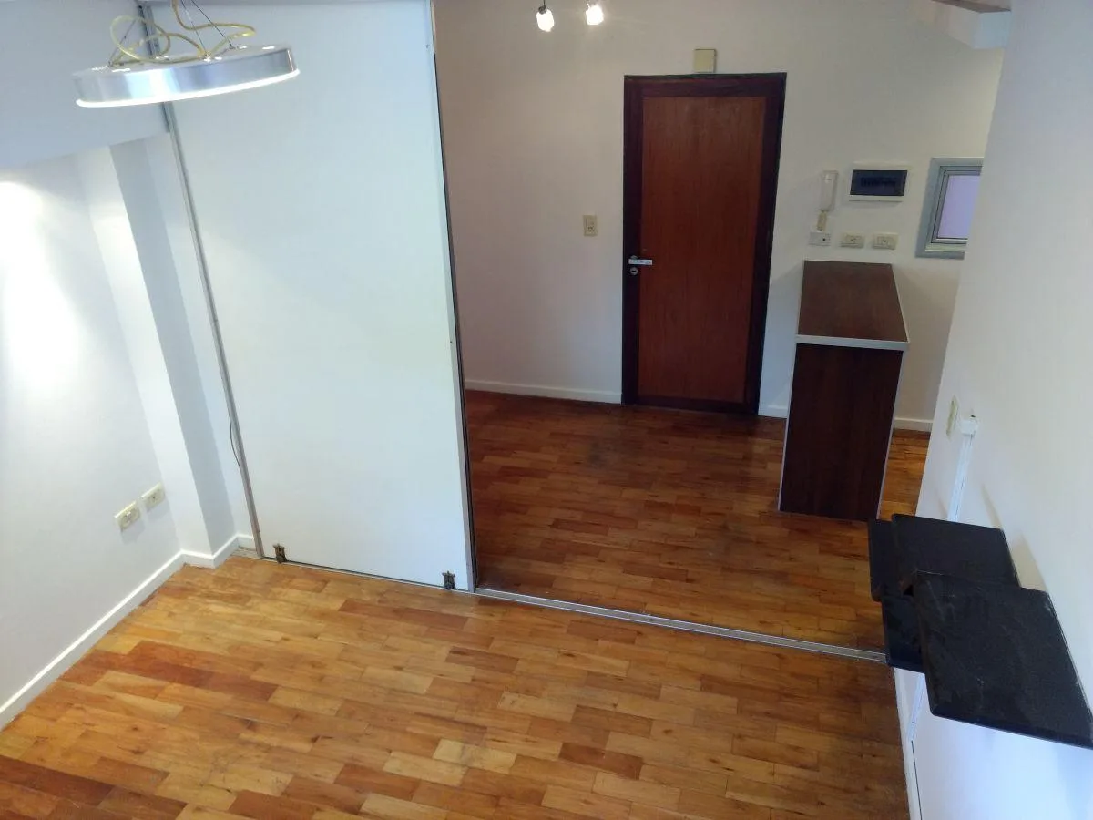 Kitnet com terraço privativo e vaga de garagem em Morón (Castelar Norte)