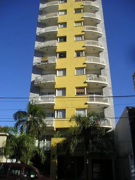 Apartamento de dois ambientes em Lomas de Zamora com vaga de garagem (fixa)