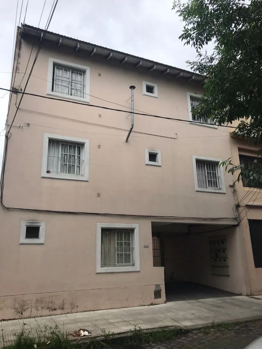 Two-room apartment for rent in Temperley Oeste